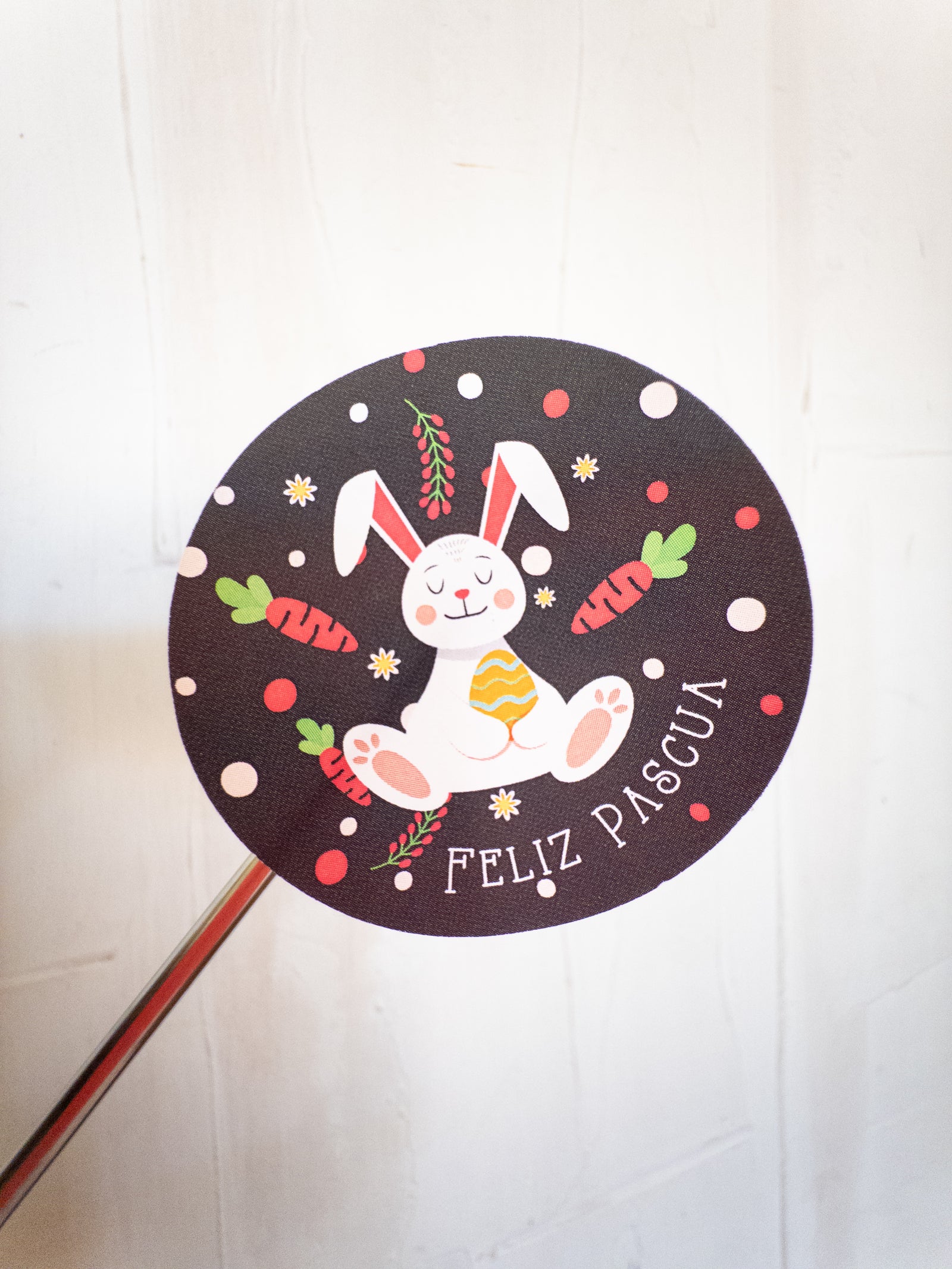 40 STICKER - CONEJO FONDO OSCURO