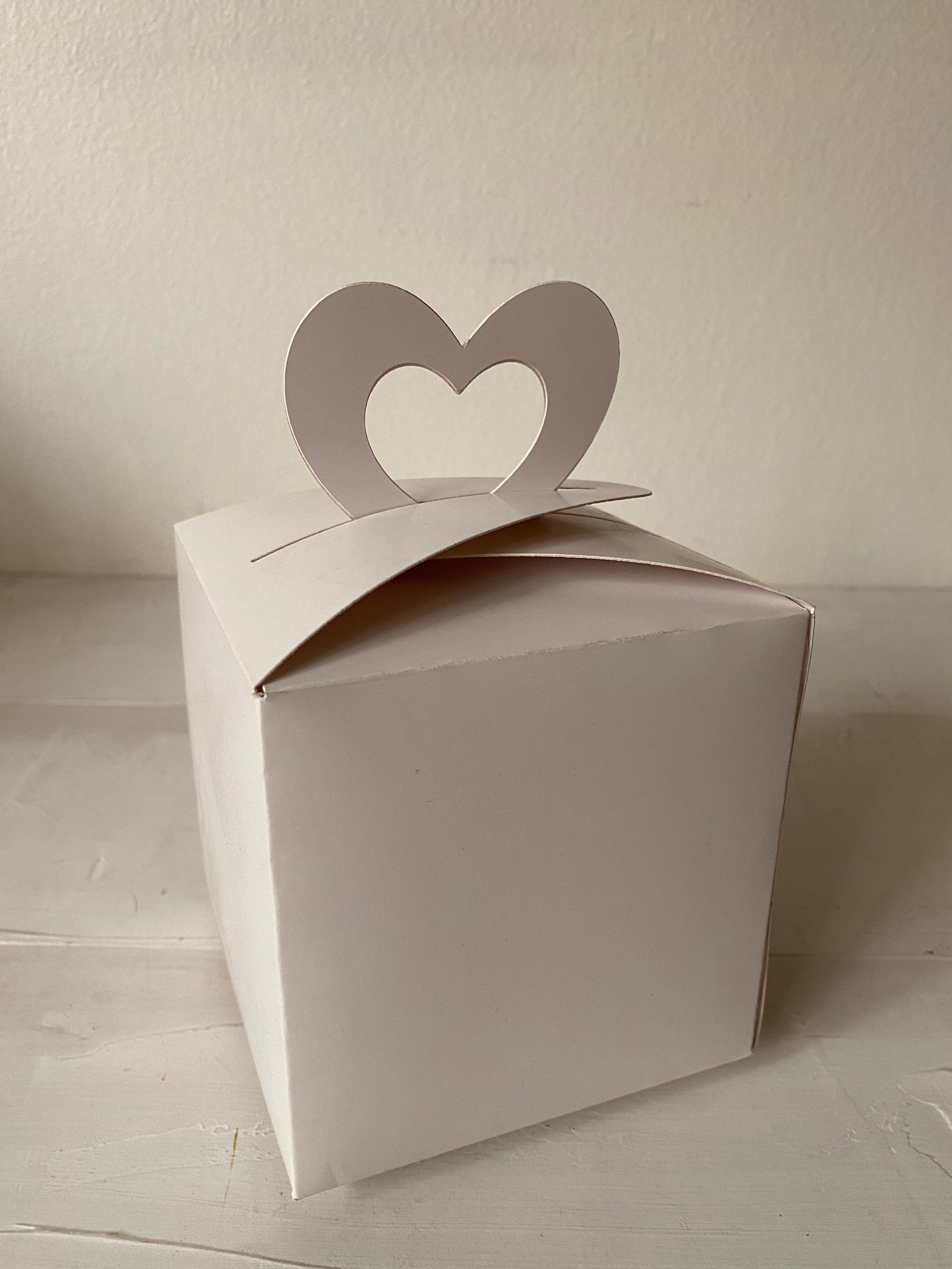12 CAJAS CON CORAZON