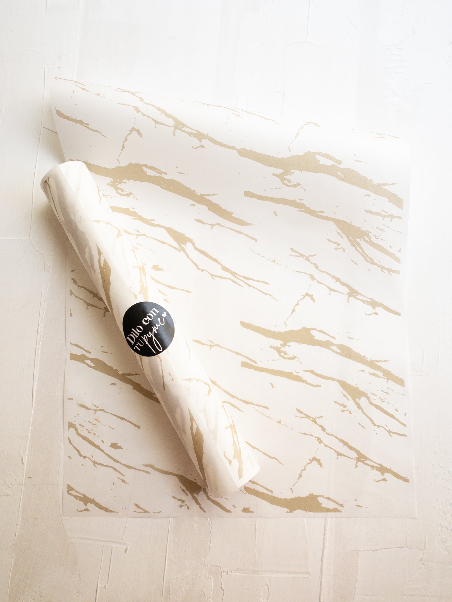 50 PAPEL MANTEQUILLA 33X50 CM - MÁRMOL SIMPLE EN DORADO (NO BRILLA) - CON LOGO + INFO PINCHANDO LA FOTO