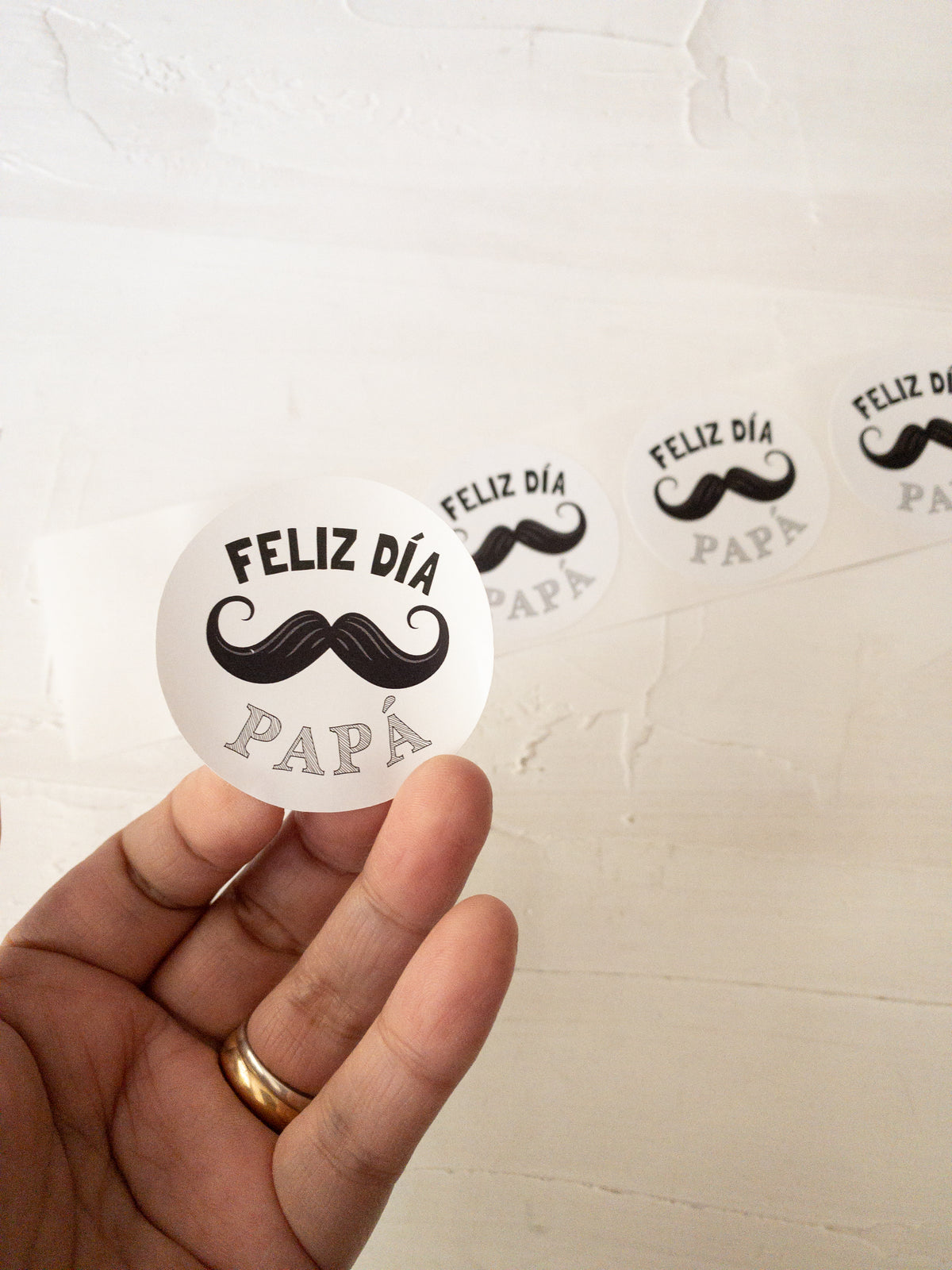 40 STICKER 5CM -  LOS BIGOTES DE PAPÁ