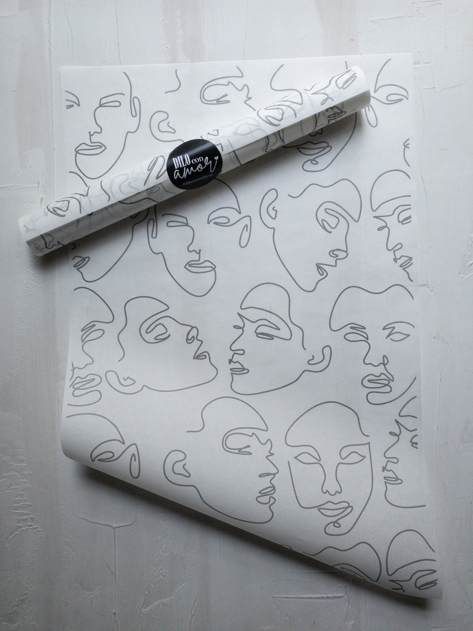 50 UNIDADES MUJER LINEAL B/N SIN LOGO  MÁS INFO PINCHA FOTO