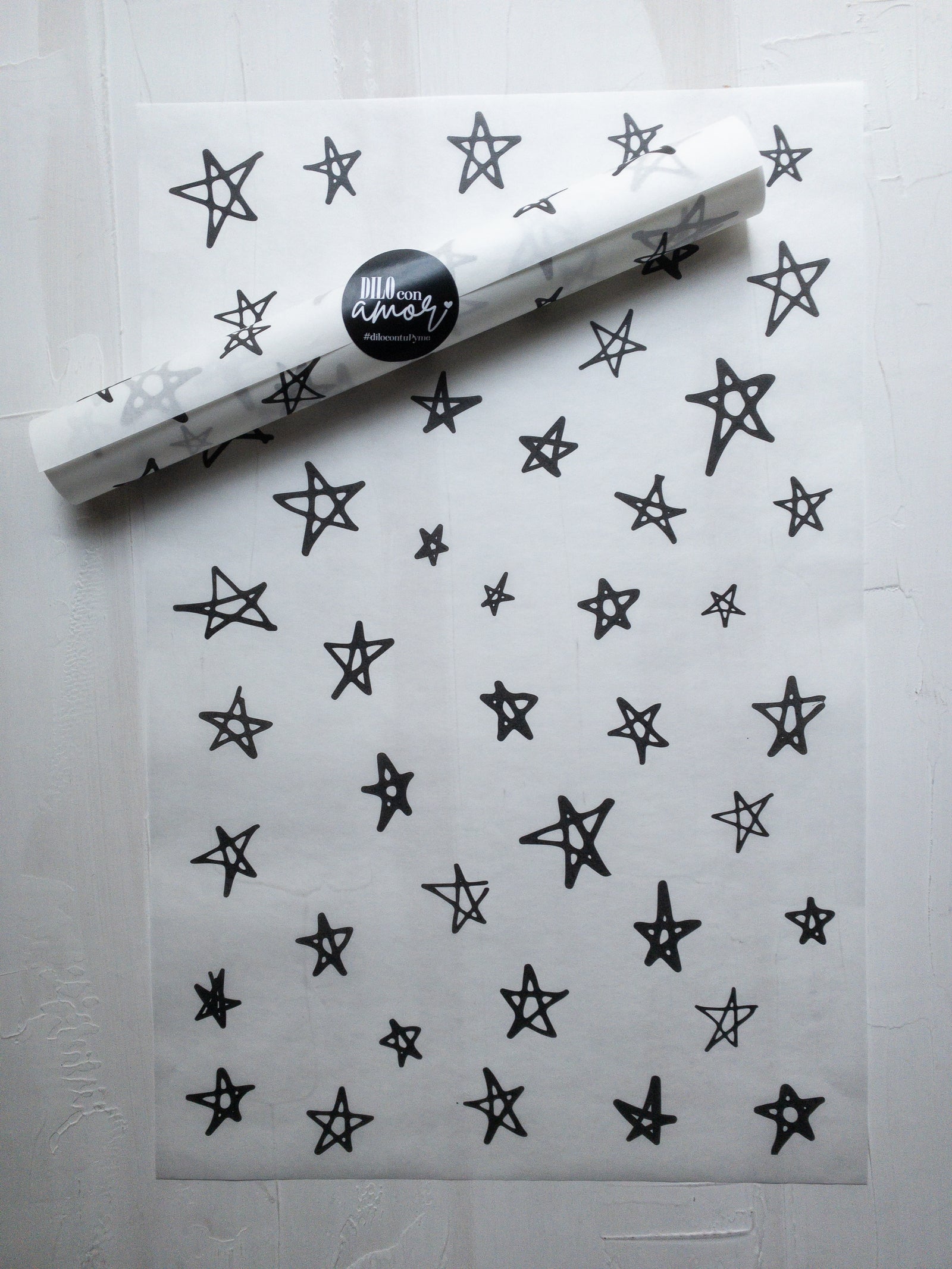 50 UNIDADES ROCKSTAR B/N SIN LOGO MÁS INFO PINCHA FOTO