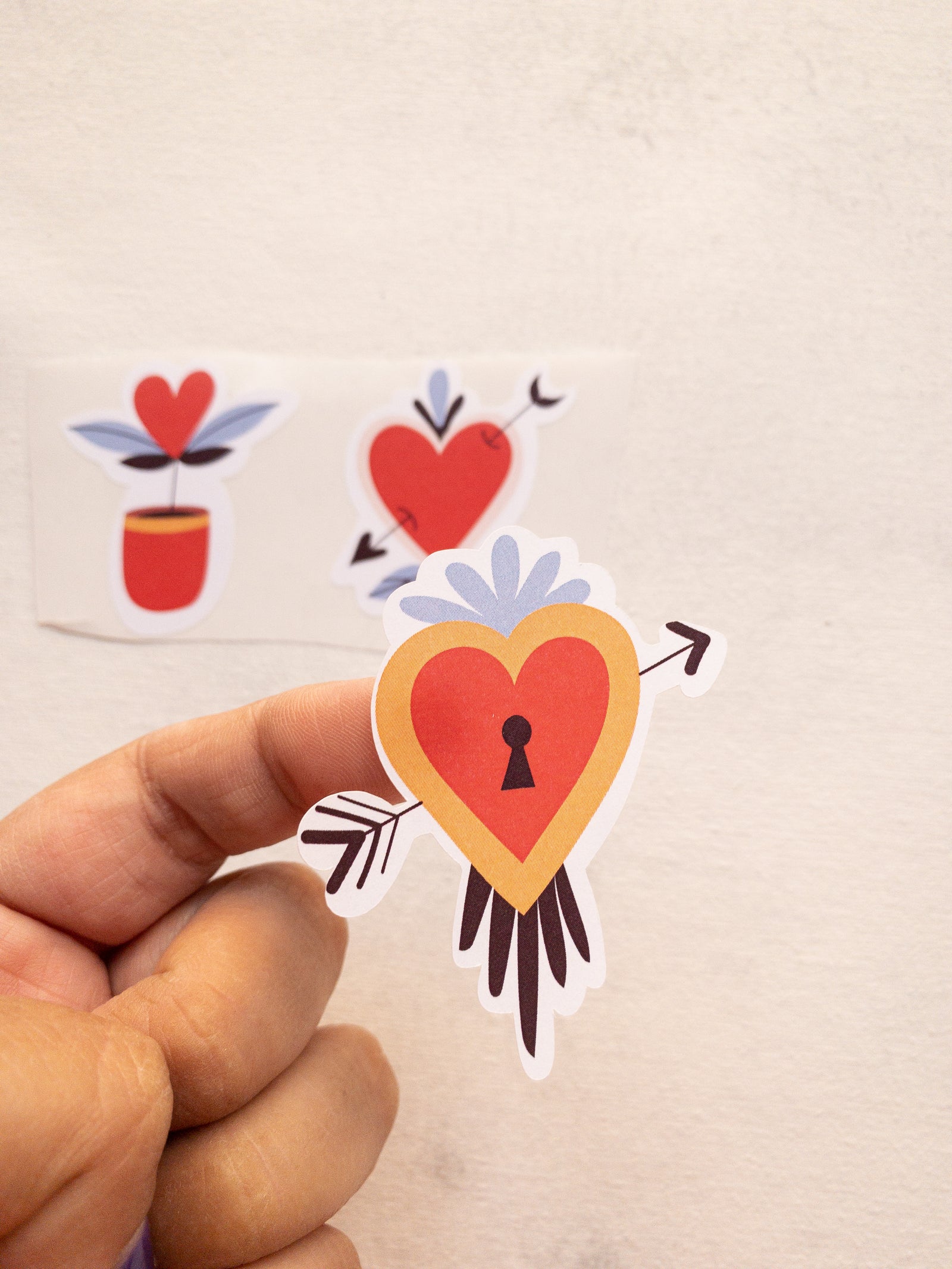 38 STICKER 5 x 4 cm - MIX CORAZONES DE FRIDA - PINCHA FOTO PARA + INFO