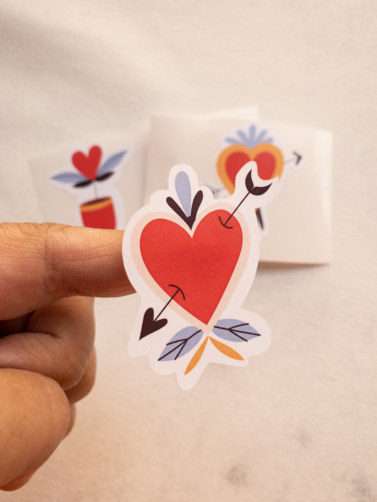 38 STICKER 5 x 4 cm - MIX CORAZONES DE FRIDA - PINCHA FOTO PARA + INFO