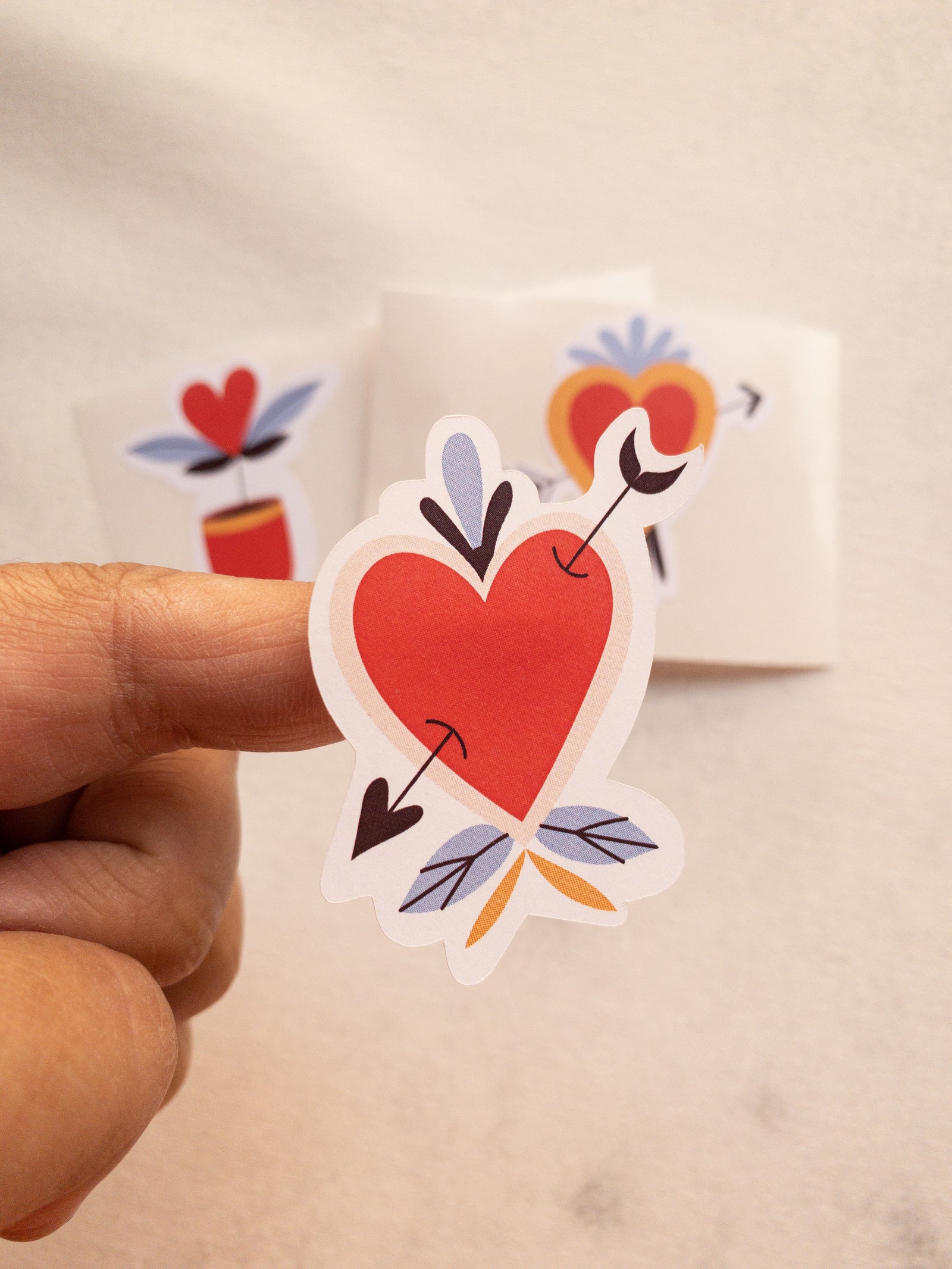 38 STICKER 5 x 4 cm - MIX CORAZONES DE FRIDA - PINCHA FOTO PARA + INFO