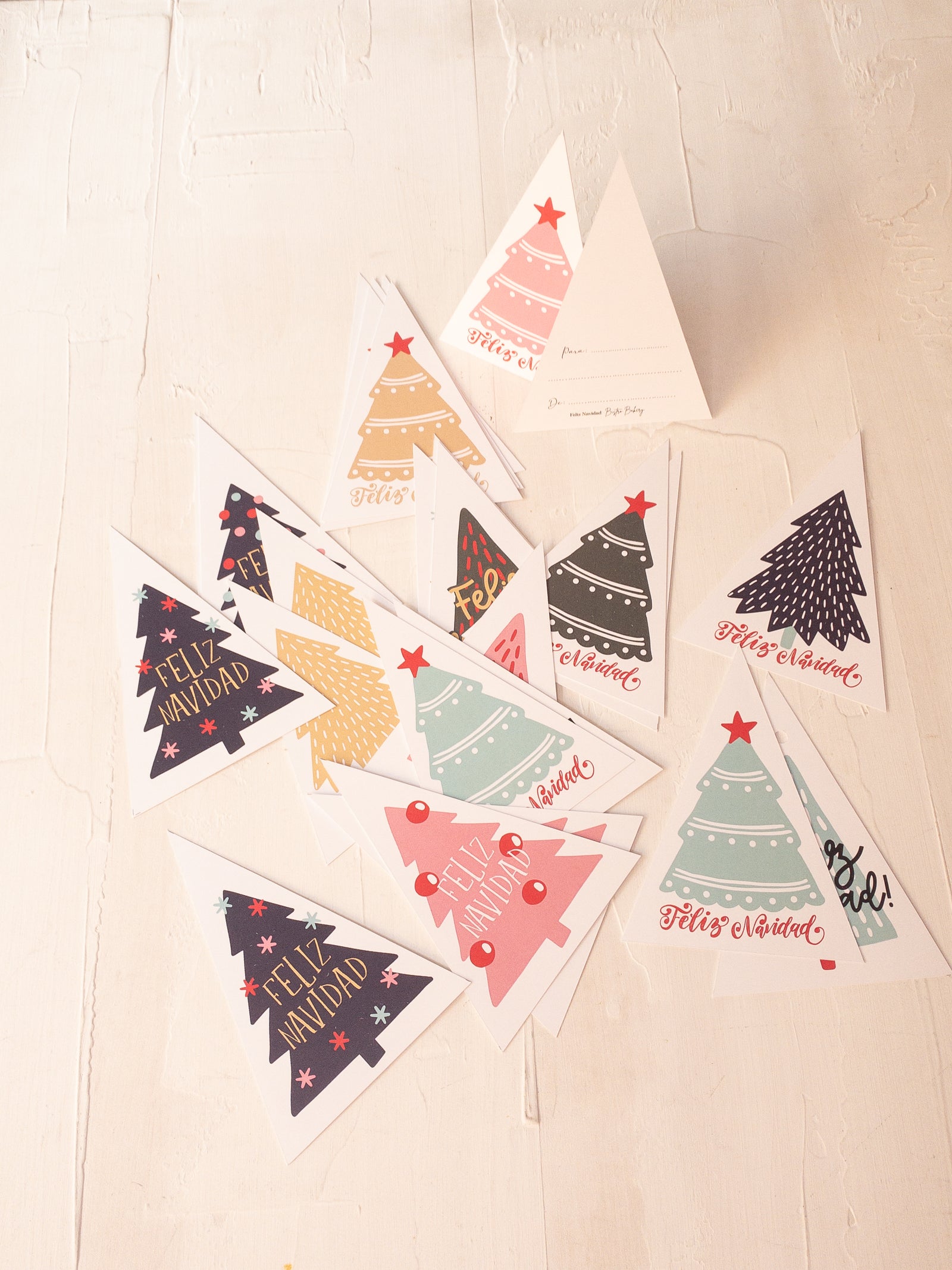 28 TAGS MIX ARBOLITOS IMPRESO 2 CARAS  / INGRESA EN LA FOTO PARA OPCIONES