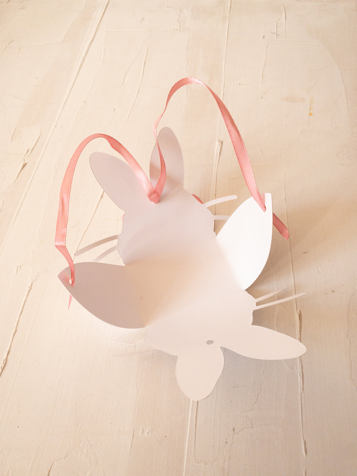 12 CAJAS CONEJO 6,5 x 4,5 x 8 cms - CON CINTA - DETALLES PINCHANDO LA FOTO