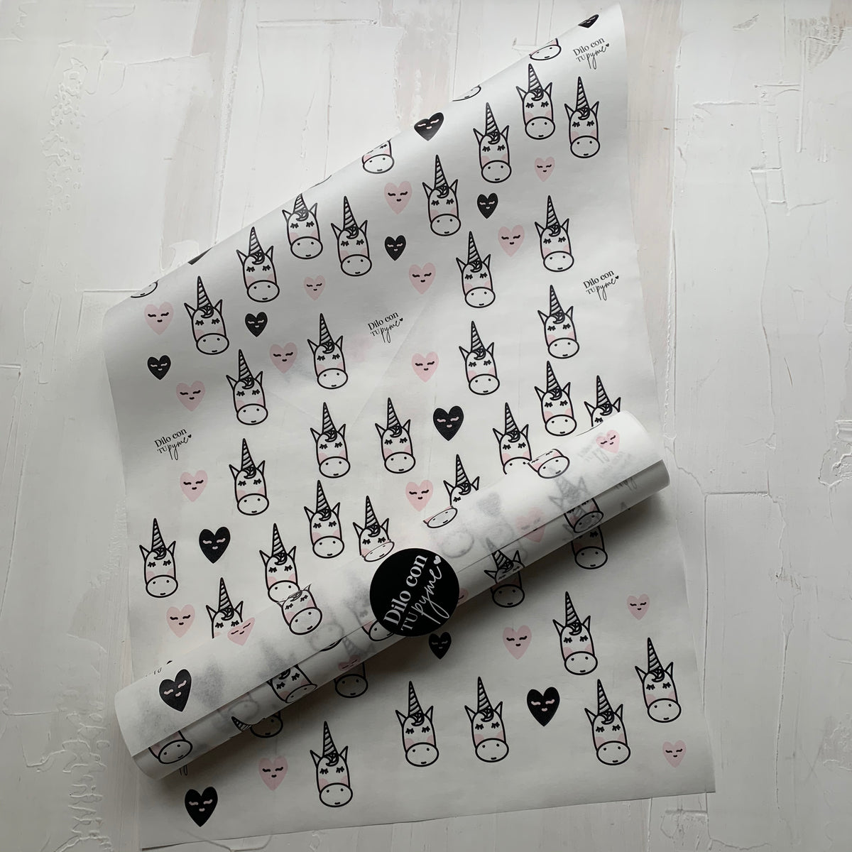 50 PAPEL MANTEQUILLA 33X50 CM -  UNICORNIOS Y CORAZONES - CON LOGO + INFO PINCHANDO LA FOTO